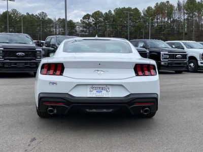 2026 Ford Mustang - Photo 4