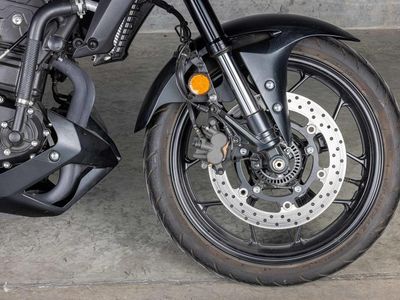 2022 Yamaha MT-03 - Photo 4