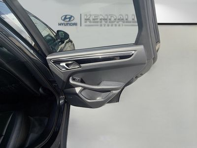 2023 Porsche Macan - Photo 28