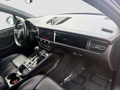 2023 Porsche Macan - Photo 30