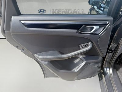 2023 Porsche Macan - Photo 23