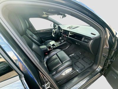 2023 Porsche Macan - Photo 29