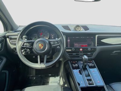 2023 Porsche Macan - Photo 18