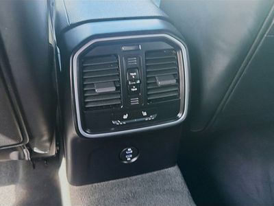 2023 Porsche Macan - Photo 20