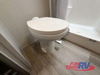2020 Forest River RV Cardinal Luxury - Photo 35