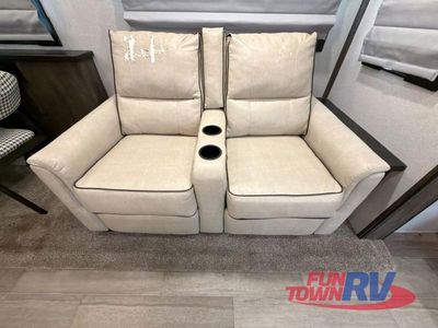 2020 Forest River RV Cardinal Luxury - Photo 28
