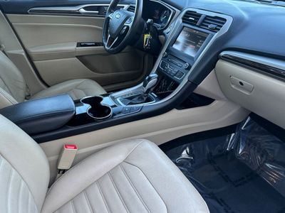 2016 Ford Fusion Energi - Photo 16
