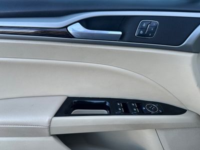 2016 Ford Fusion Energi - Photo 12
