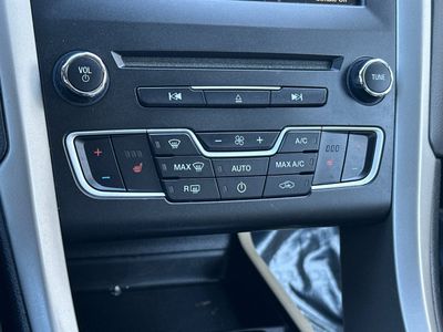 2016 Ford Fusion Energi - Photo 21