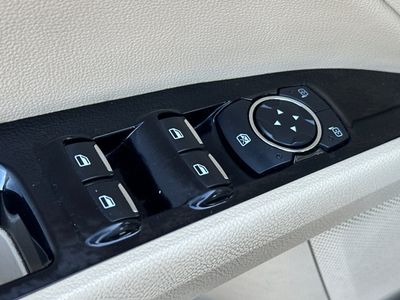 2016 Ford Fusion Energi - Photo 13