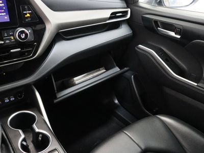 2023 Toyota Highlander FWD - Photo 24