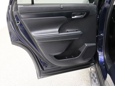 2023 Toyota Highlander FWD - Photo 28
