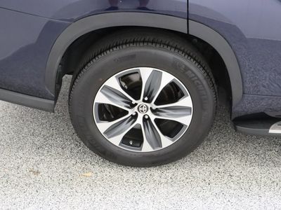 2023 Toyota Highlander FWD - Photo 6