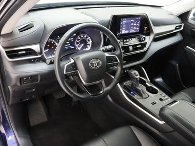 2023 Toyota Highlander FWD - Photo 13
