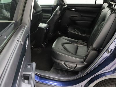 2023 Toyota Highlander FWD - Photo 30