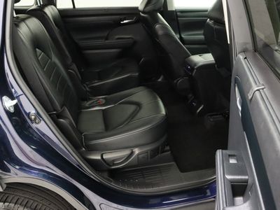 2023 Toyota Highlander FWD - Photo 38