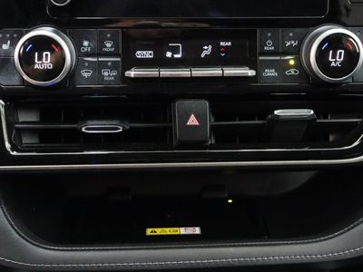 2023 Toyota Highlander FWD - Photo 20