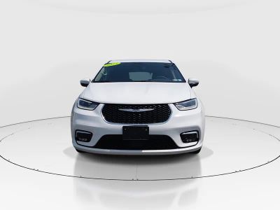 2023 Chrysler Pacifica — side profile view