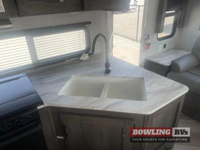2020 Salem Cruise Lite 24RLXL — photo 12 view