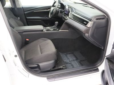 2025 Toyota Camry FWD - Photo 36