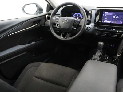 2025 Toyota Camry FWD - Photo 30