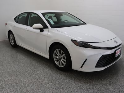 2025 Toyota Camry FWD - Photo 4
