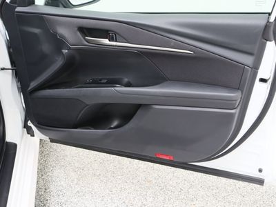 2025 Toyota Camry FWD - Photo 34
