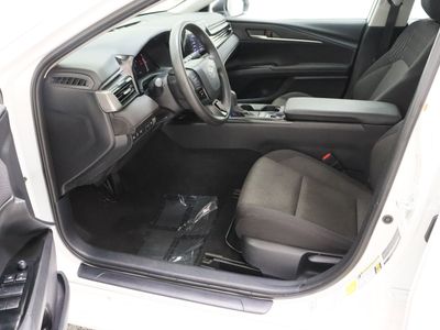 2025 Toyota Camry FWD - Photo 14