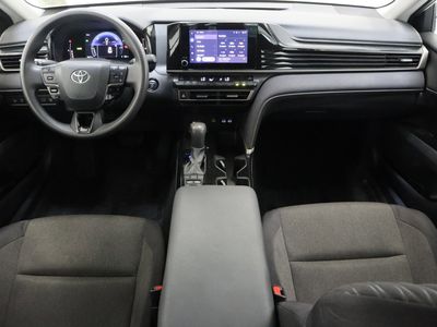 2025 Toyota Camry FWD - Photo 29