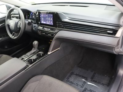 2025 Toyota Camry FWD - Photo 35