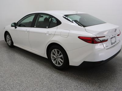 2025 Toyota Camry FWD - Photo 9
