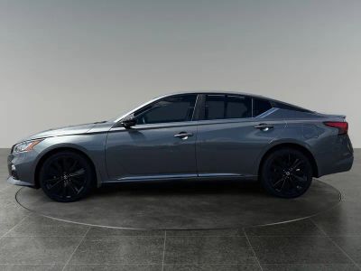 2019 Nissan Altima — detail view