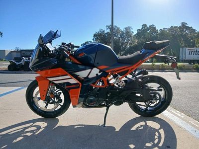 2024 KTM RC 390 - Photo 12