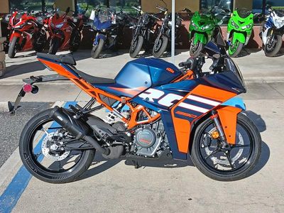 2024 KTM RC 390 - Photo 11