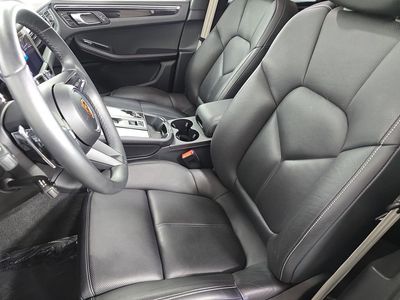 2025 Porsche Macan - Photo 5