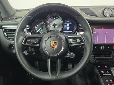 2025 Porsche Macan - Photo 14