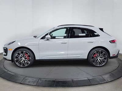 2025 Porsche Macan - Photo 2