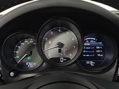 2025 Porsche Macan - Photo 15