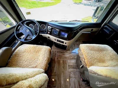 2018 Fleetwood Discovery LXE — photo 8 view