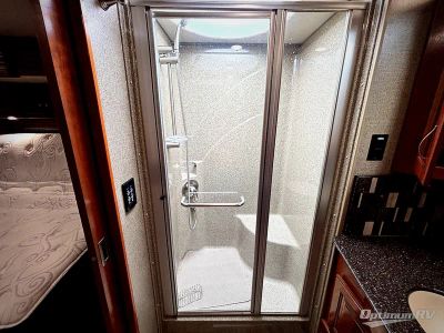 2018 Fleetwood Discovery LXE — photo 24 view