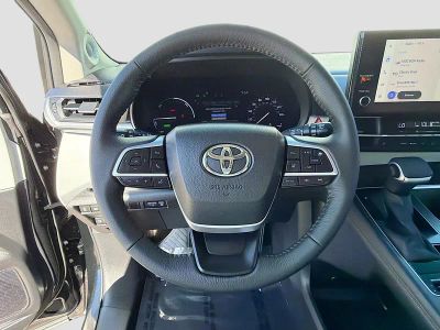 2025 Toyota Sienna — photo 39 view