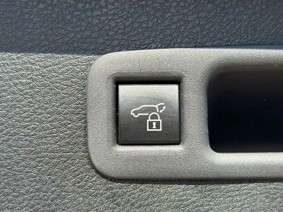 2025 Toyota Sienna — photo 12 view