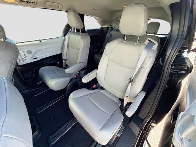 2025 Toyota Sienna — photo 21 view