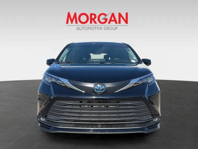 2025 Toyota Sienna — photo 8 view