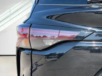 2025 Toyota Sienna — photo 10 view
