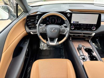2024 Lexus RX — photo 11 view