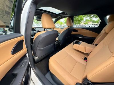 2024 Lexus RX — photo 32 view