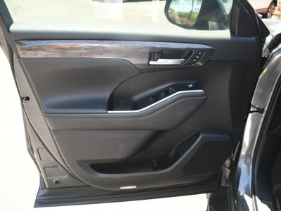 2020 Toyota Highlander - Photo 10