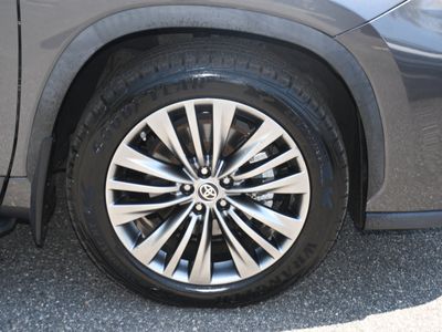 2020 Toyota Highlander - Photo 24