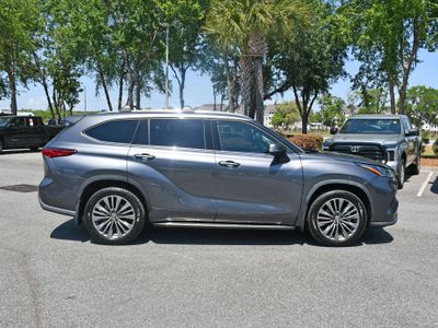 2020 Toyota Highlander - Photo 5